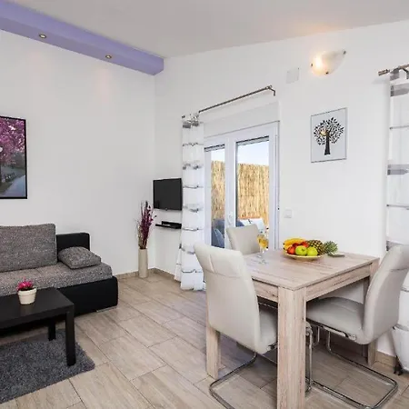 Carso Olea A3 2+2 Apartament Podstrana